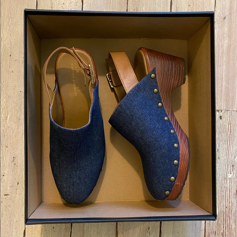 NEW! AEROSOLES size 8.5 clogs